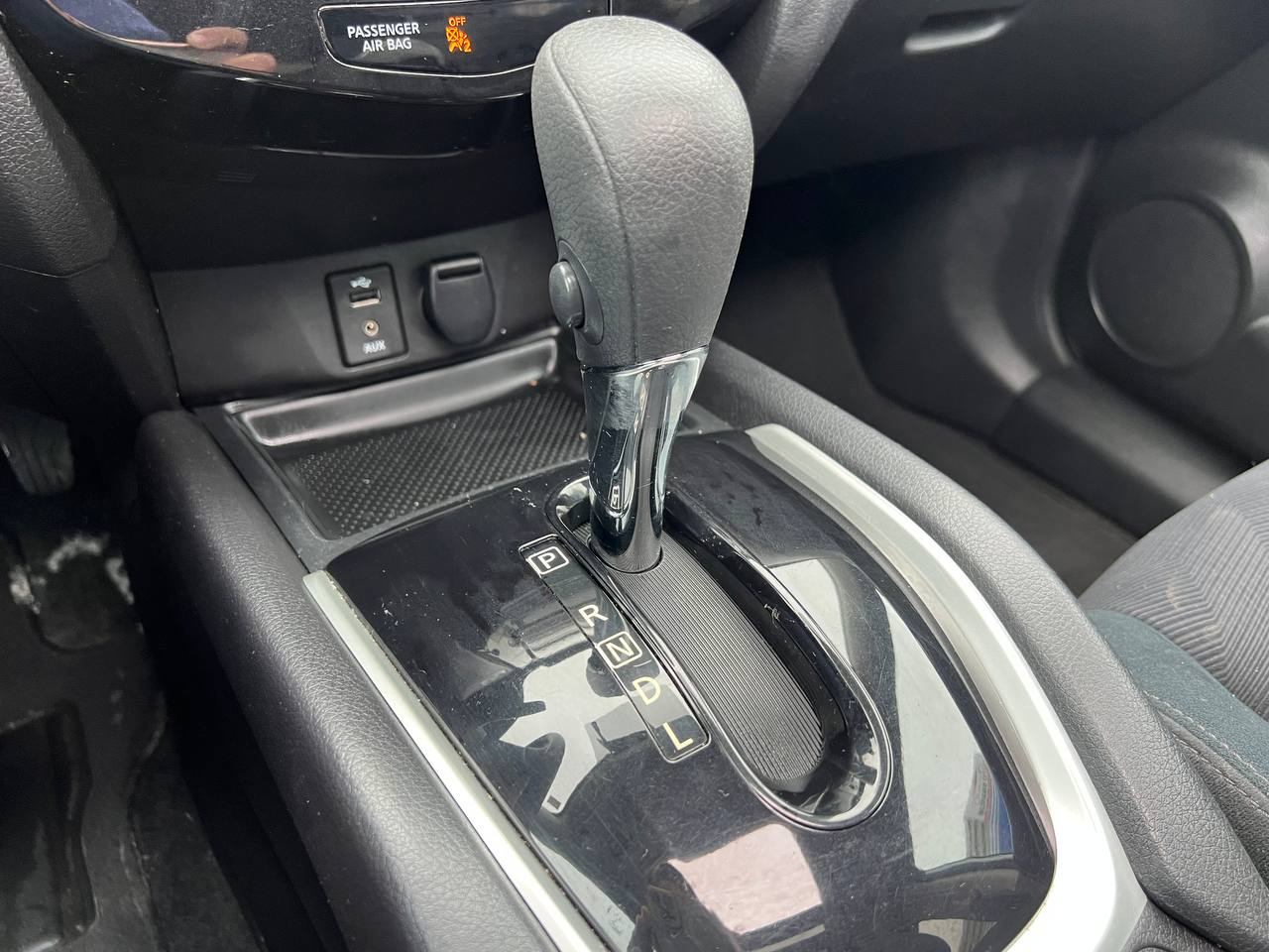 2015 Nissan Rogue SV**AWD**SAAQ CERTIFIEE**Un Proprietaire**TOIT OUVRANT PANORAMIQUE**CAMERA DE RECULE**SIEGES CHAUFFNATS**Mags** Image principale