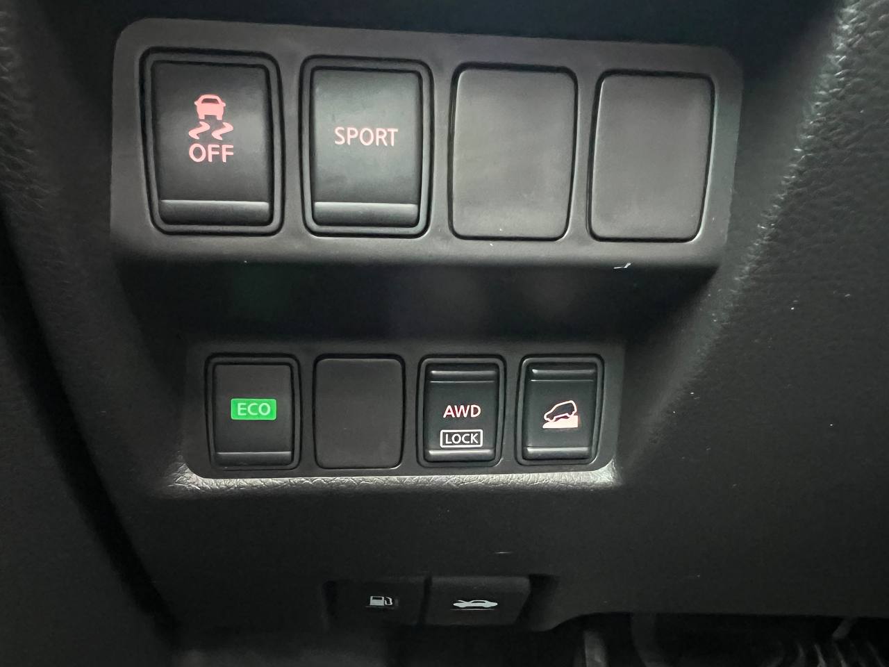 2015 Nissan Rogue SV**AWD**SAAQ CERTIFIEE**Un Proprietaire**TOIT OUVRANT PANORAMIQUE**CAMERA DE RECULE**SIEGES CHAUFFNATS**Mags** Image principale