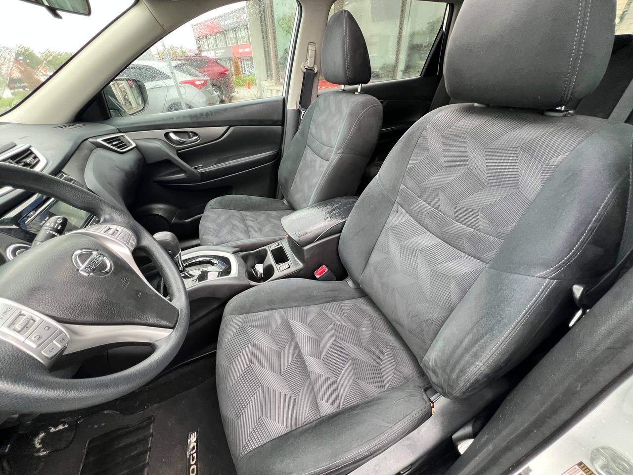 2015 Nissan Rogue SV**AWD**SAAQ CERTIFIEE**Un Proprietaire**TOIT OUVRANT PANORAMIQUE**CAMERA DE RECULE**SIEGES CHAUFFNATS**Mags** Image principale