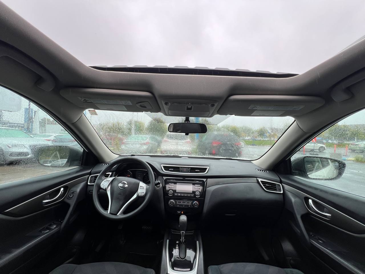 2015 Nissan Rogue SV**AWD**SAAQ CERTIFIEE**Un Proprietaire**TOIT OUVRANT PANORAMIQUE**CAMERA DE RECULE**SIEGES CHAUFFNATS**Mags** Image principale