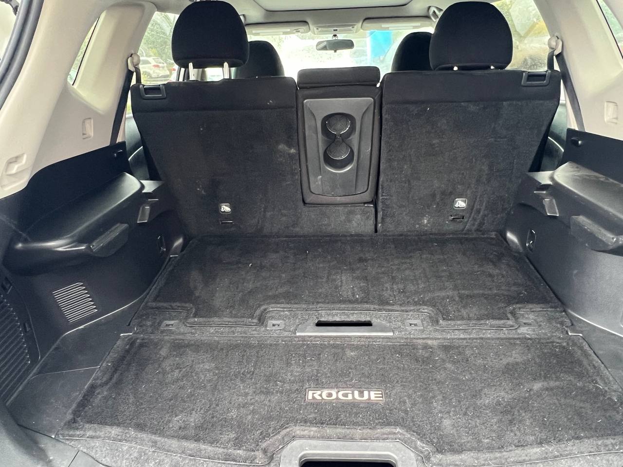 2015 Nissan Rogue SV**AWD**SAAQ CERTIFIEE**Un Proprietaire**TOIT OUVRANT PANORAMIQUE**CAMERA DE RECULE**SIEGES CHAUFFNATS**Mags** Image principale