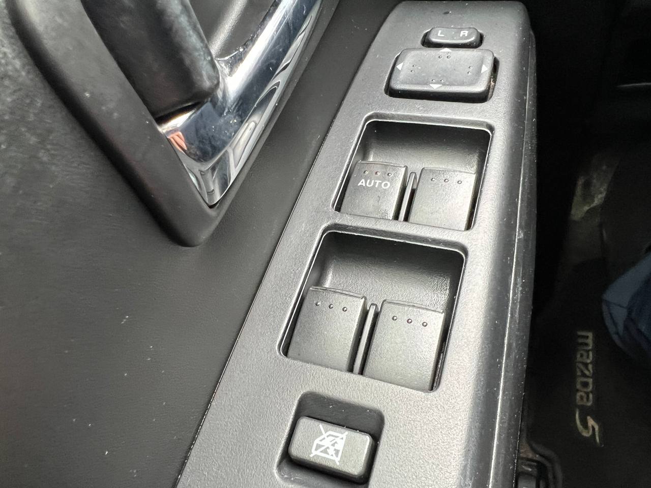 2012 Mazda 5 GS**Jamais Accidente**6 PASSAGERS**Mags** Image principale