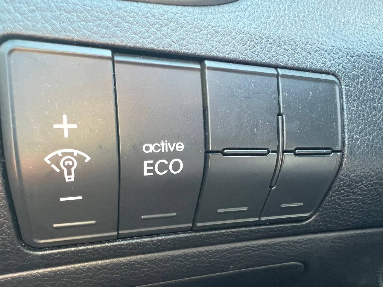2013 Hyundai Elantra GT SE**SAAQ CERTIFIEE**TOIT OUVRANT PANORAMIQUE**Sieges en Cuir**SIEGES CHAUFFNATS**MAGS** Image principale