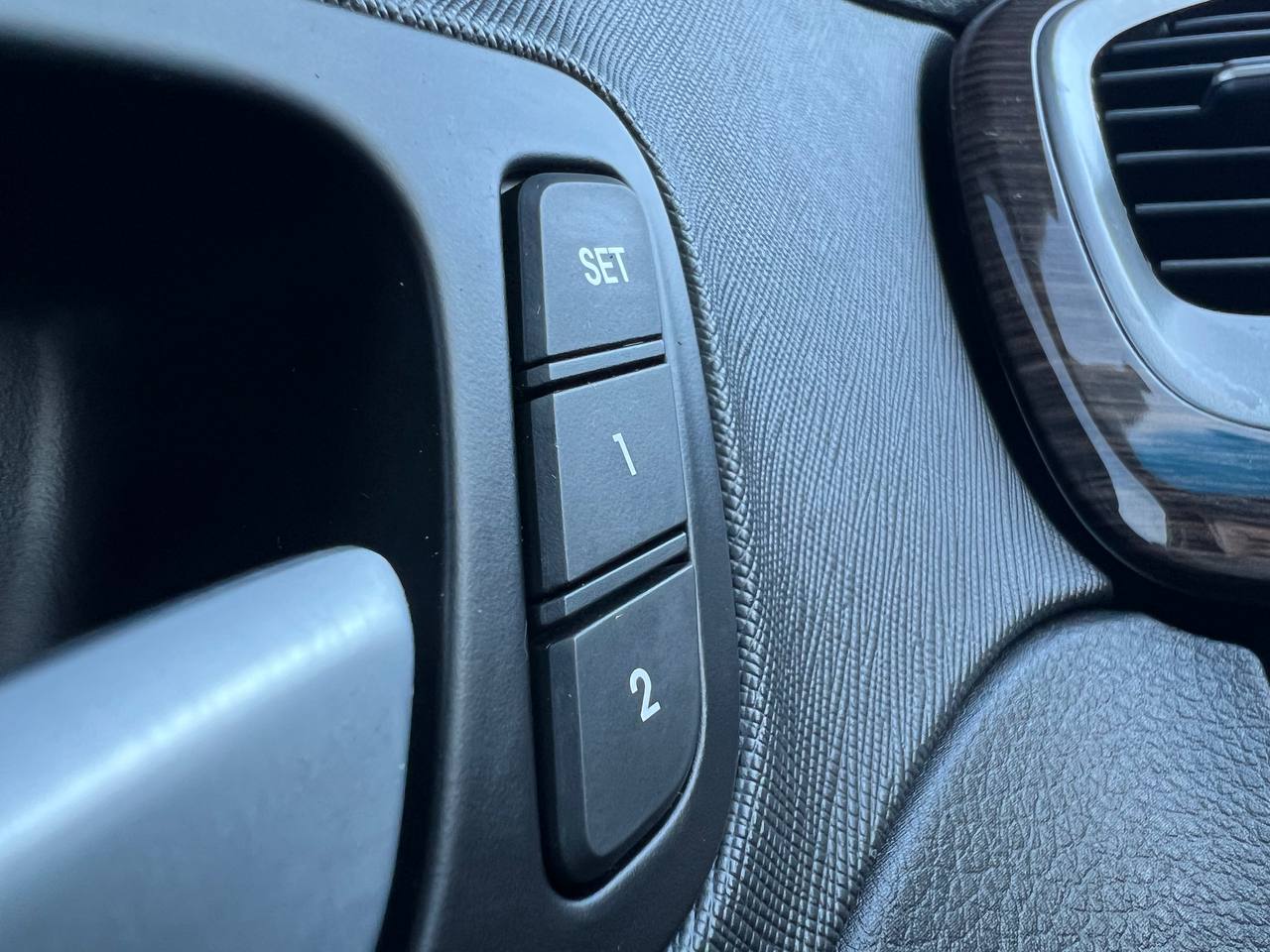2017 Hyundai Santa Fe Sport Limited**AWD**Jamais Accidente**SAAQ CERTIFIEE**TOIT OUVRANT PANORAMIQUE**SIEGE EN CUIR**CAMERA DE RECUL**SIEGES CHAUFFNATS AVANT ET ARRIERE**Siege Ventile**Volant Chauffant**Navigation**Alerte d'angle Mort**MAGS** Image principale