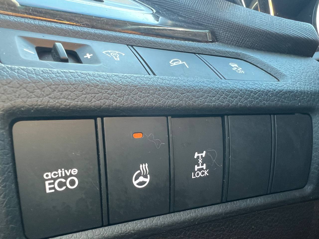 2014 Hyundai Santa Fe Sport SE**AWD**SAAQ CERTIFIEE**TOIT OUVRANT PANORAMIQUE**SIEGE EN CUIR**CAMERA DE RECUL**SIEGES CHAUFFNATS AVANT ET ARRIERE**VOLANT CHAUFFNATS**MAGS** Image principale