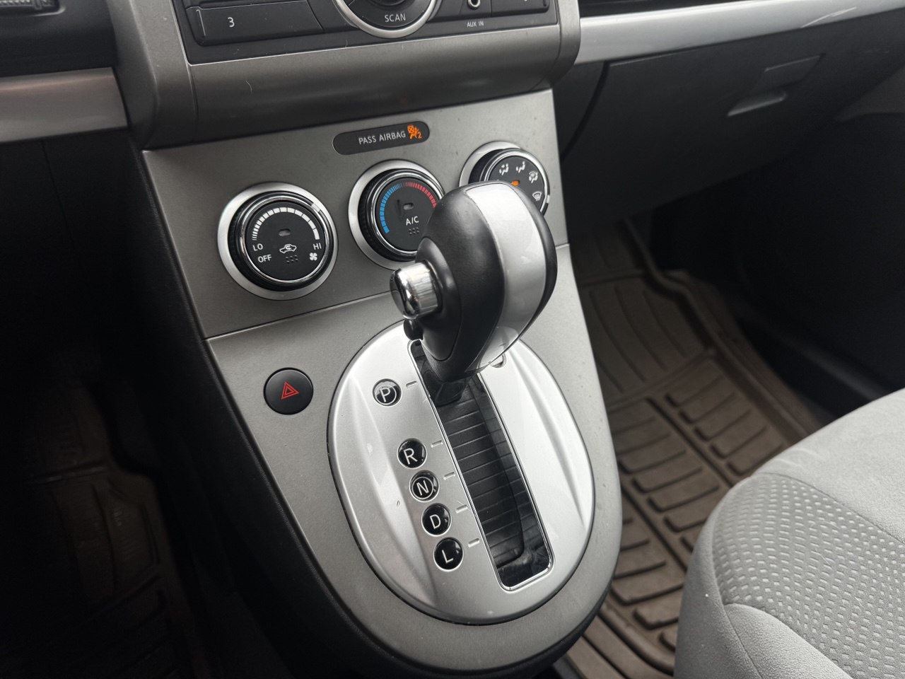 2012 Nissan Sentra 2.0**S**MAGS** Main Image