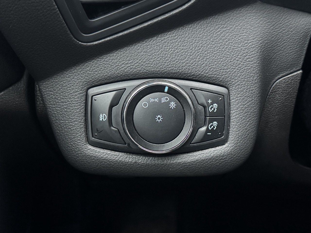 2014 Ford Escape SE**AWD**Jamais Accidente**CAMERA DE RECULE**SIEGES CHAUFFNATS**Financement 1Ère, 2e et 3e chance !! 100% ApprouvÉ Main Image