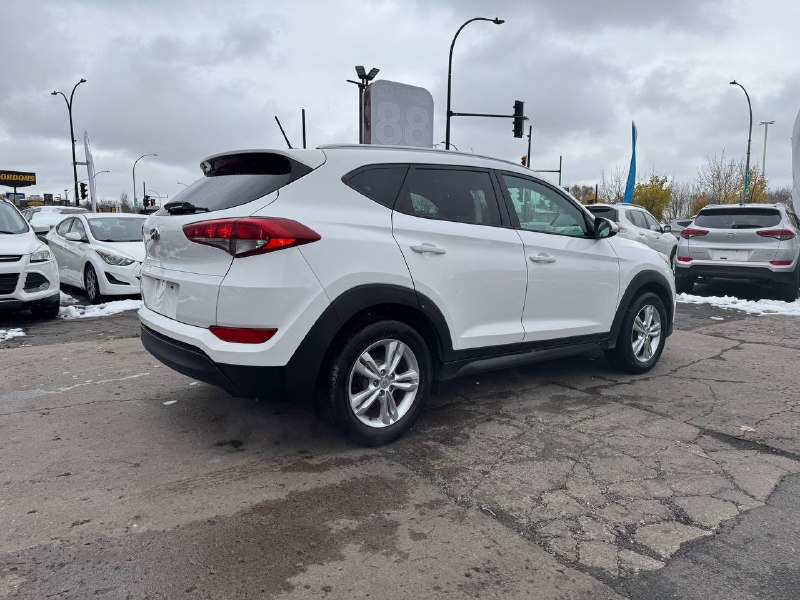 2016 Hyundai Tucson Premium **SIÈGES CHAUFFANTS AVANT ET ARRIÈRE**CAMERA DE RECUL**DÉTÉCTEUR D'ANGLES MORTS** Main Image