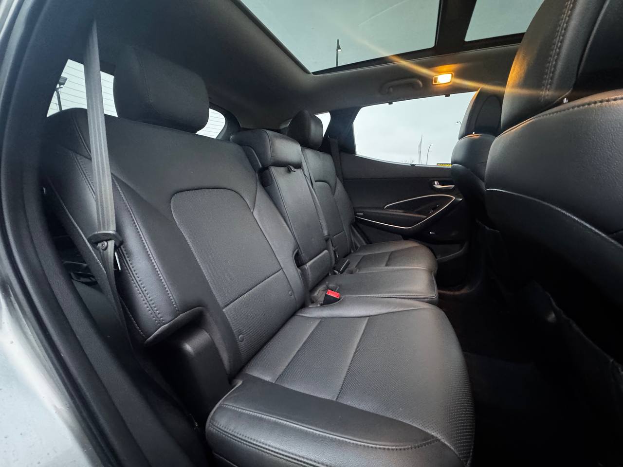 2017 Hyundai Santa Fe Sport Limited**AWD**Jamais Accidente**SAAQ CERTIFIEE**TOIT OUVRANT PANORAMIQUE**SIEGE EN CUIR**CAMERA DE RECUL**SIEGES CHAUFFNATS AVANT ET ARRIERE**Siege Ventile**Volant Chauffant**Navigation**Alerte d'angle Mort**MAGS** Main Image