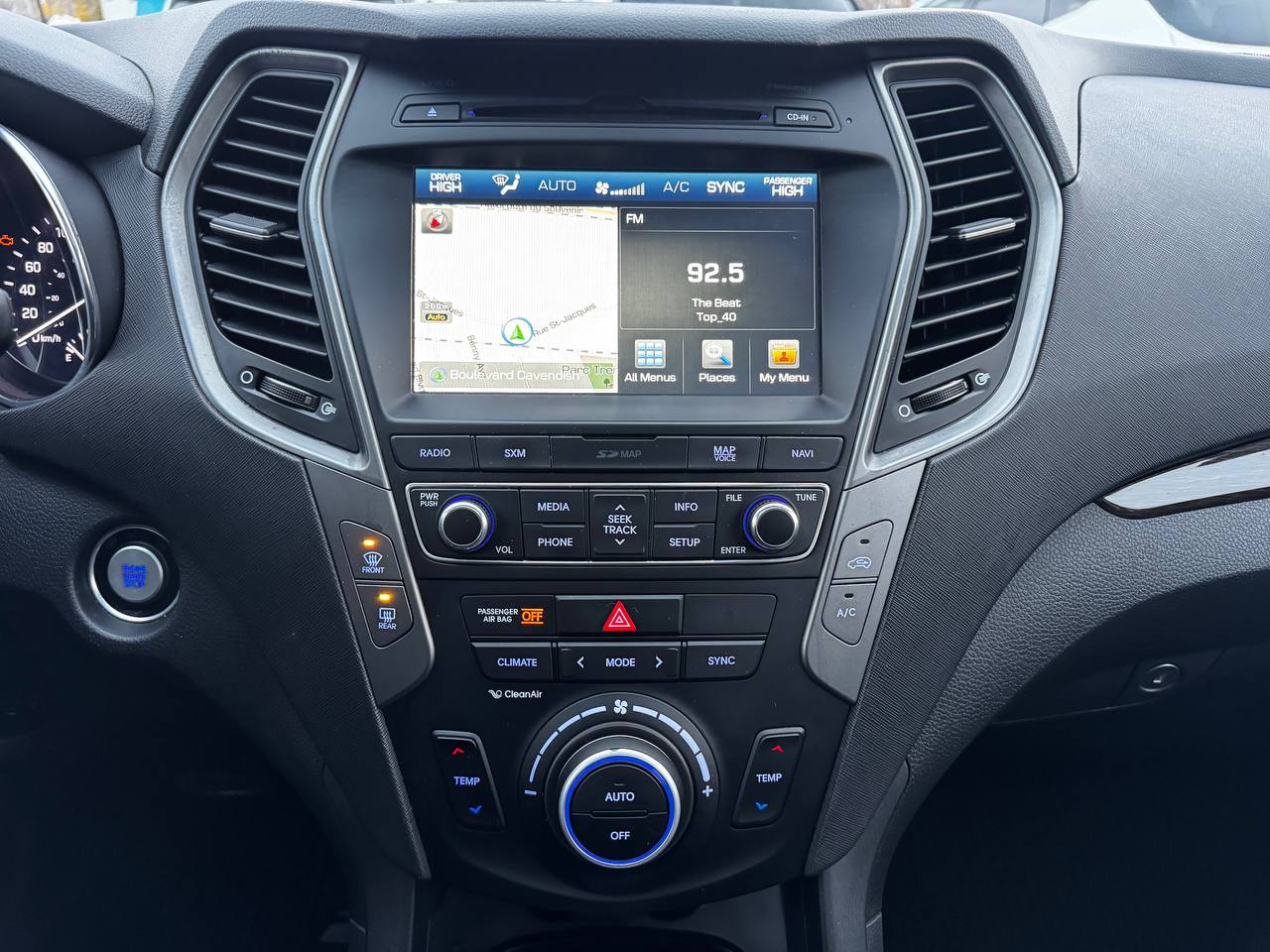 2017 Hyundai Santa Fe Sport Limited**AWD**Jamais Accidente**SAAQ CERTIFIEE**TOIT OUVRANT PANORAMIQUE**SIEGE EN CUIR**CAMERA DE RECUL**SIEGES CHAUFFNATS AVANT ET ARRIERE**Siege Ventile**Volant Chauffant**Navigation**Alerte d'angle Mort**MAGS** Main Image