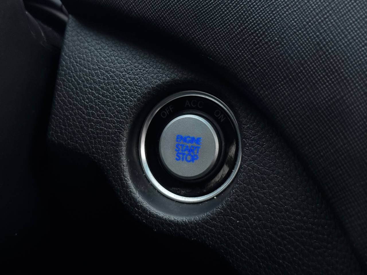 2017 Hyundai Santa Fe Sport Limited**AWD**Jamais Accidente**SAAQ CERTIFIEE**TOIT OUVRANT PANORAMIQUE**SIEGE EN CUIR**CAMERA DE RECUL**SIEGES CHAUFFNATS AVANT ET ARRIERE**Siege Ventile**Volant Chauffant**Navigation**Alerte d'angle Mort**MAGS** Main Image