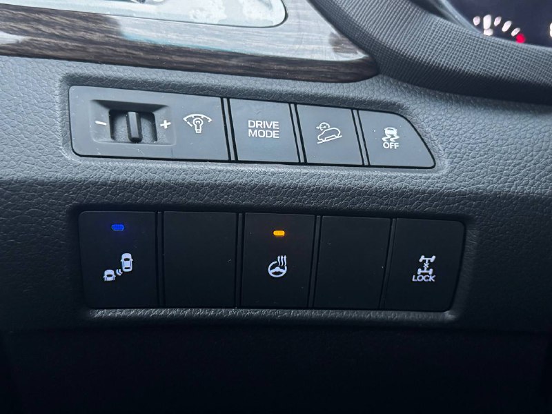 2017 Hyundai Santa Fe Sport Limited**AWD**Jamais Accidente**SAAQ CERTIFIEE**TOIT OUVRANT PANORAMIQUE**SIEGE EN CUIR**CAMERA DE RECUL**SIEGES CHAUFFNATS AVANT ET ARRIERE**Siege Ventile**Volant Chauffant**Navigation**Alerte d'angle Mort**MAGS** Main Image