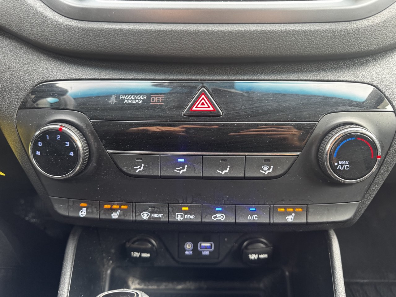 2017 Hyundai Tucson Premium**AWD**SAAQ CERTIFIEE**CamÉra de Recul**Volant Chauffant**SIEGES CHAUFFNATS AVANT ET ARRIERE**ANGLE MORT**MAGS** Main Image