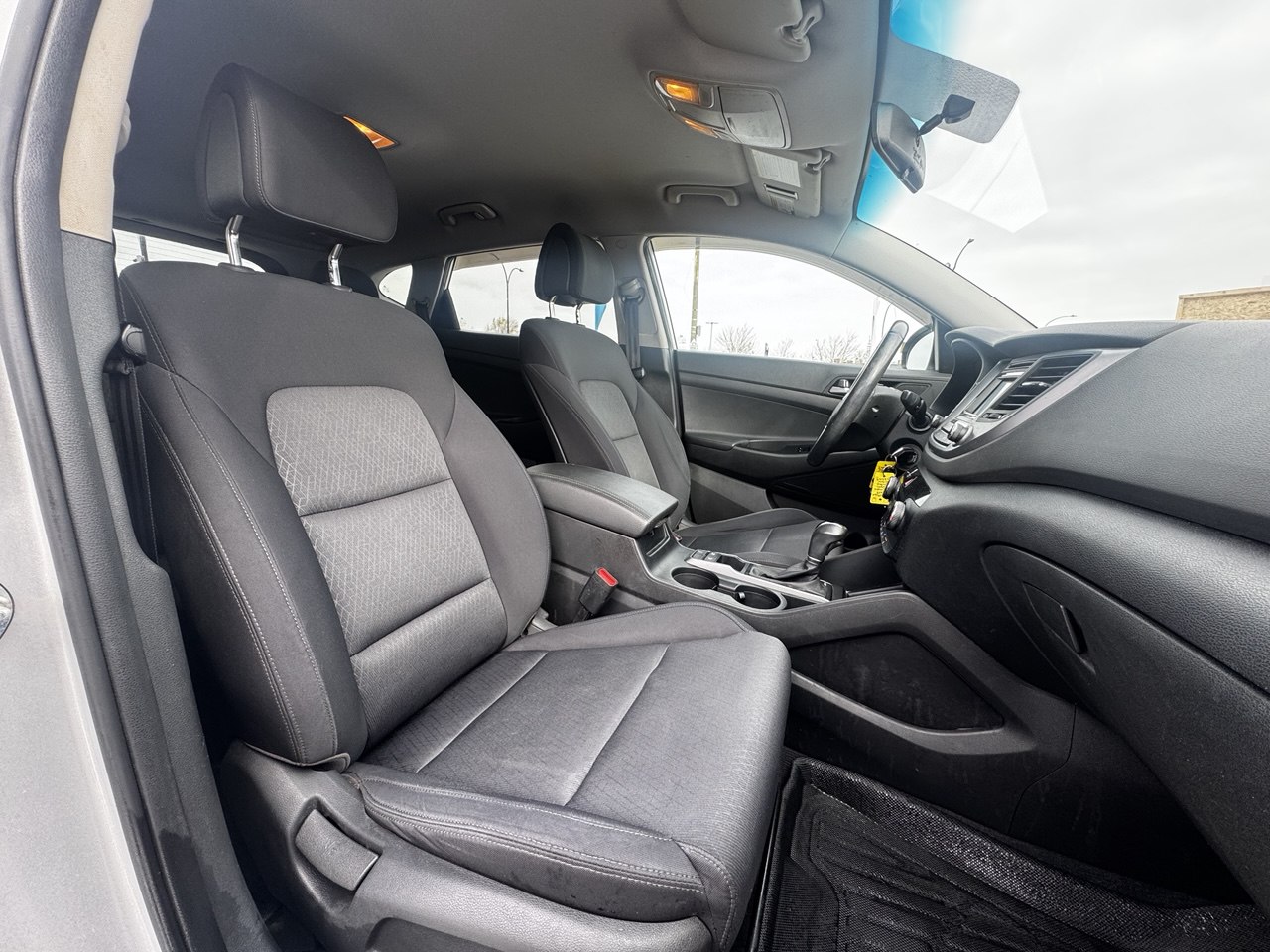 2017 Hyundai Tucson Premium**AWD**SAAQ CERTIFIEE**CamÉra de Recul**Volant Chauffant**SIEGES CHAUFFNATS AVANT ET ARRIERE**ANGLE MORT**MAGS** Main Image