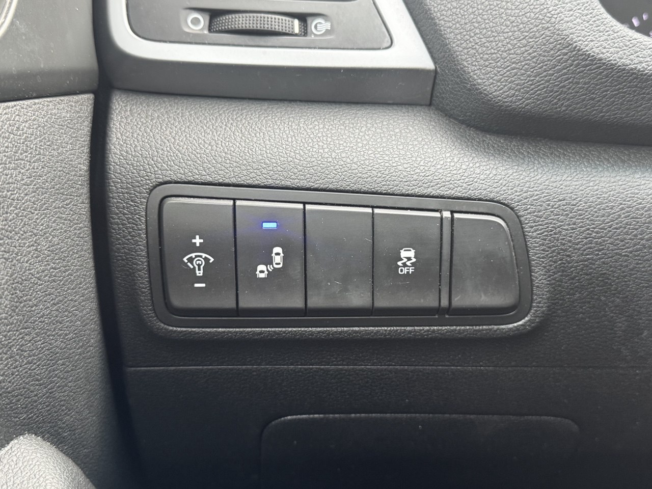 2017 Hyundai Tucson Premium**AWD**SAAQ CERTIFIEE**CamÉra de Recul**Volant Chauffant**SIEGES CHAUFFNATS AVANT ET ARRIERE**ANGLE MORT**MAGS** Main Image