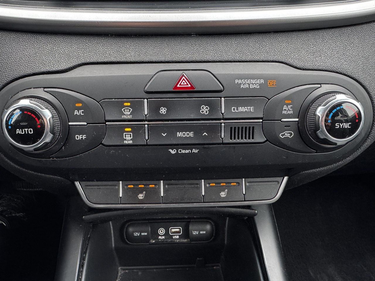 2018 Kia Sorento **7 PASSAGERS**LX**AWD**APPLE CAR PLAY**CAMERA DE RECUL**SIEGES CHAUFFANTS**MAGS** Main Image