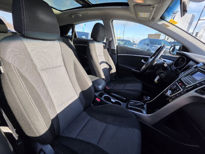 2013 Hyundai Elantra GT GLS**JAMAIS ACCIDENTEE**TOIT OUVRANT**SIÈGES CHAUFFANTS**MAGS**ACTIVE ECO** Main Image