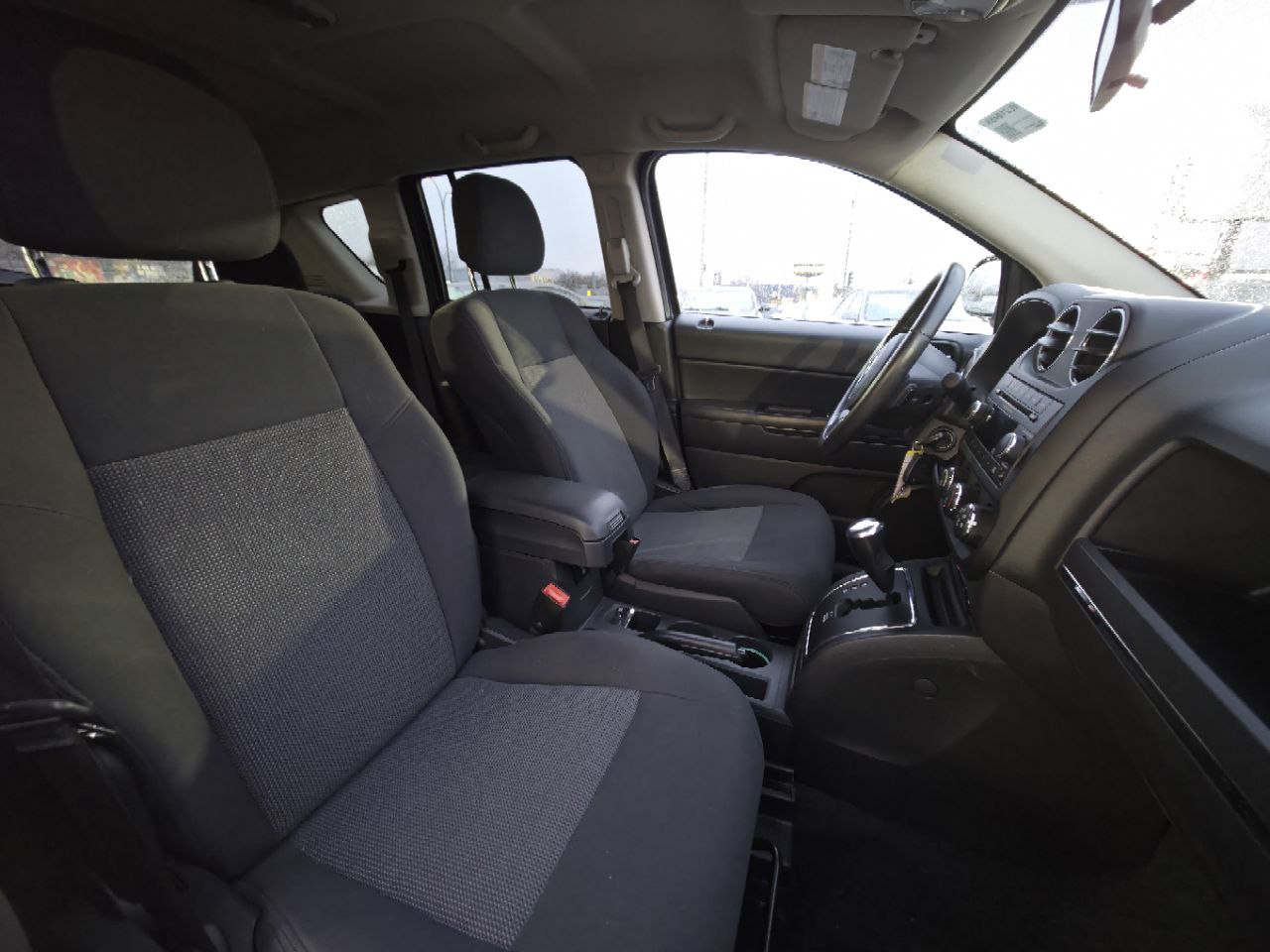 2013 Jeep Compass North**4x4**SIEGES CHAUFFNATS**MAGS** Main Image