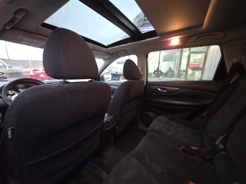 2015 Nissan Rogue **SV**TOIT PANORAMIQUE**CAMERA DE RECUL**SIEGES CHAUFFANTS**MAGS** Image principale