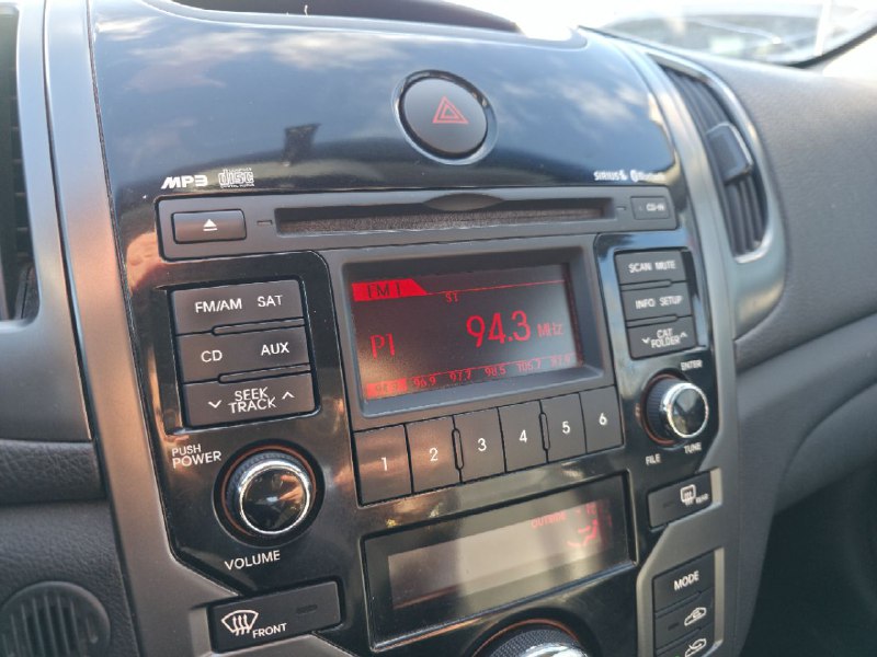 2011 Kia Forte Koup **SX**JAMAIS ACCIDENTEE**CUIR**TOIT OUVRANT**SIEGES CHAUFFANTS**MAGS**EN SPECIAL** Main Image