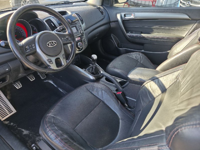 2011 Kia Forte Koup **SX**JAMAIS ACCIDENTEE**CUIR**TOIT OUVRANT**SIEGES CHAUFFANTS**MAGS**EN SPECIAL** Main Image