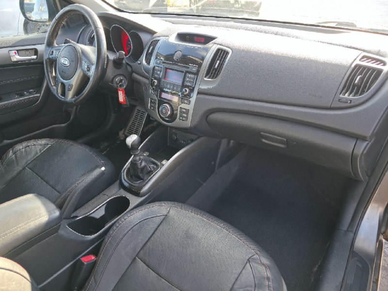 2011 Kia Forte Koup **SX**JAMAIS ACCIDENTEE**CUIR**TOIT OUVRANT**SIEGES CHAUFFANTS**MAGS**EN SPECIAL** Main Image