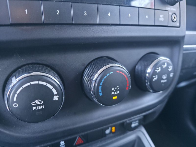 2014 Jeep Patriot **NORTH EDITION**JAMAIS ACCIDENTEE**4X4**SIEGES CHAUFFANTS**MAGS**EN SPECIAL** Image principale