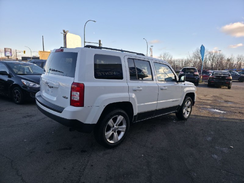 2014 Jeep Patriot **NORTH EDITION**JAMAIS ACCIDENTEE**4X4**SIEGES CHAUFFANTS**MAGS**EN SPECIAL** Image principale