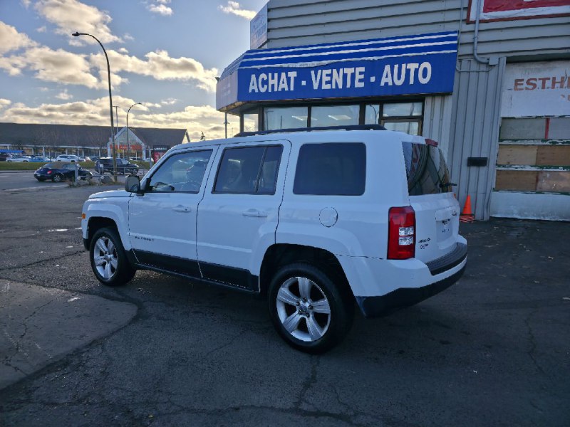 2014 Jeep Patriot **NORTH EDITION**JAMAIS ACCIDENTEE**4X4**SIEGES CHAUFFANTS**MAGS**EN SPECIAL** Image principale