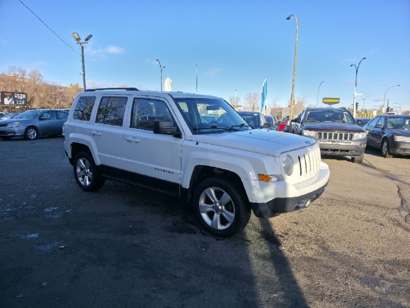 2014 Jeep Patriot **NORTH EDITION**JAMAIS ACCIDENTEE**4X4**SIEGES CHAUFFANTS**MAGS**EN SPECIAL** Image principale