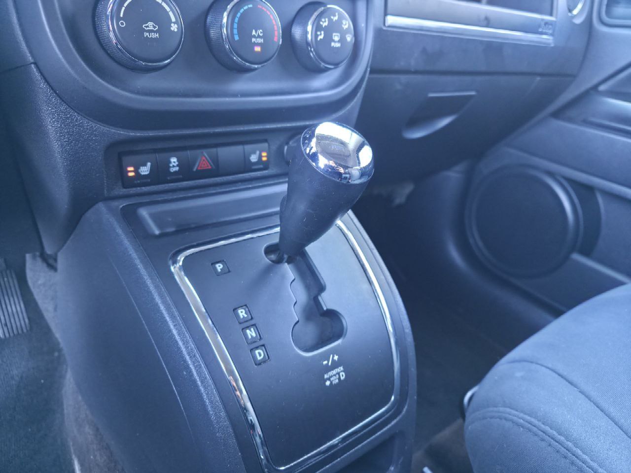 2014 Jeep Patriot **NORTH EDITION**JAMAIS ACCIDENTEE**4X4**SIEGES CHAUFFANTS**MAGS**EN SPECIAL** Image principale