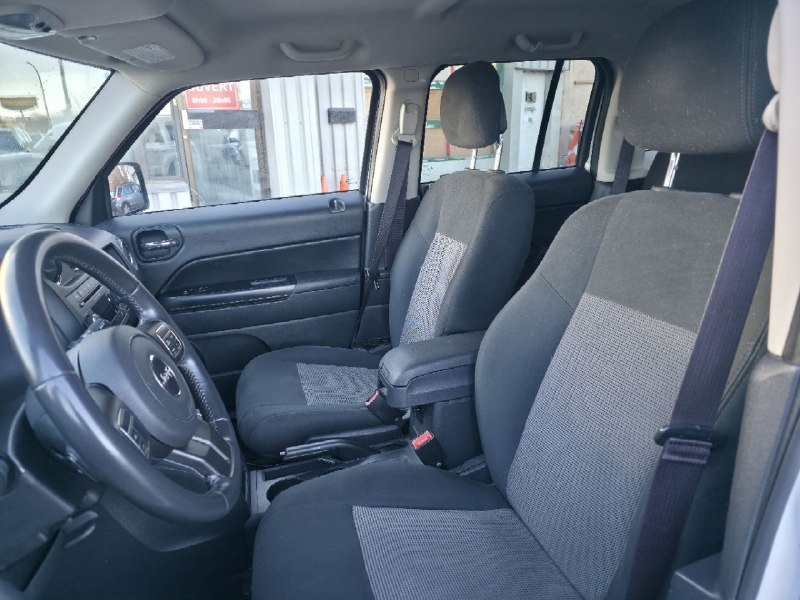 2014 Jeep Patriot **NORTH EDITION**JAMAIS ACCIDENTEE**4X4**SIEGES CHAUFFANTS**MAGS**EN SPECIAL** Image principale