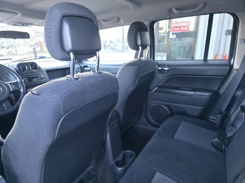 2014 Jeep Patriot **NORTH EDITION**JAMAIS ACCIDENTEE**4X4**SIEGES CHAUFFANTS**MAGS**EN SPECIAL** Image principale