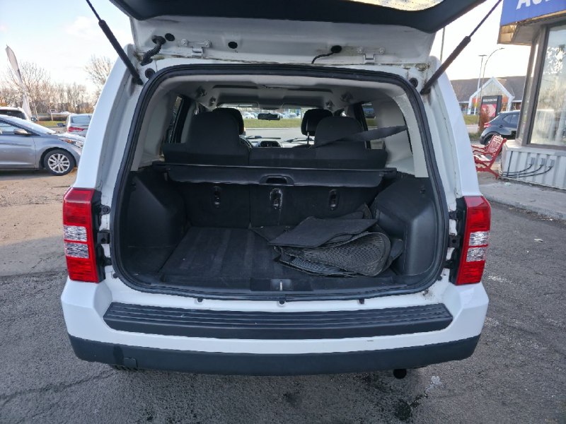 2014 Jeep Patriot **NORTH EDITION**JAMAIS ACCIDENTEE**4X4**SIEGES CHAUFFANTS**MAGS**EN SPECIAL** Image principale