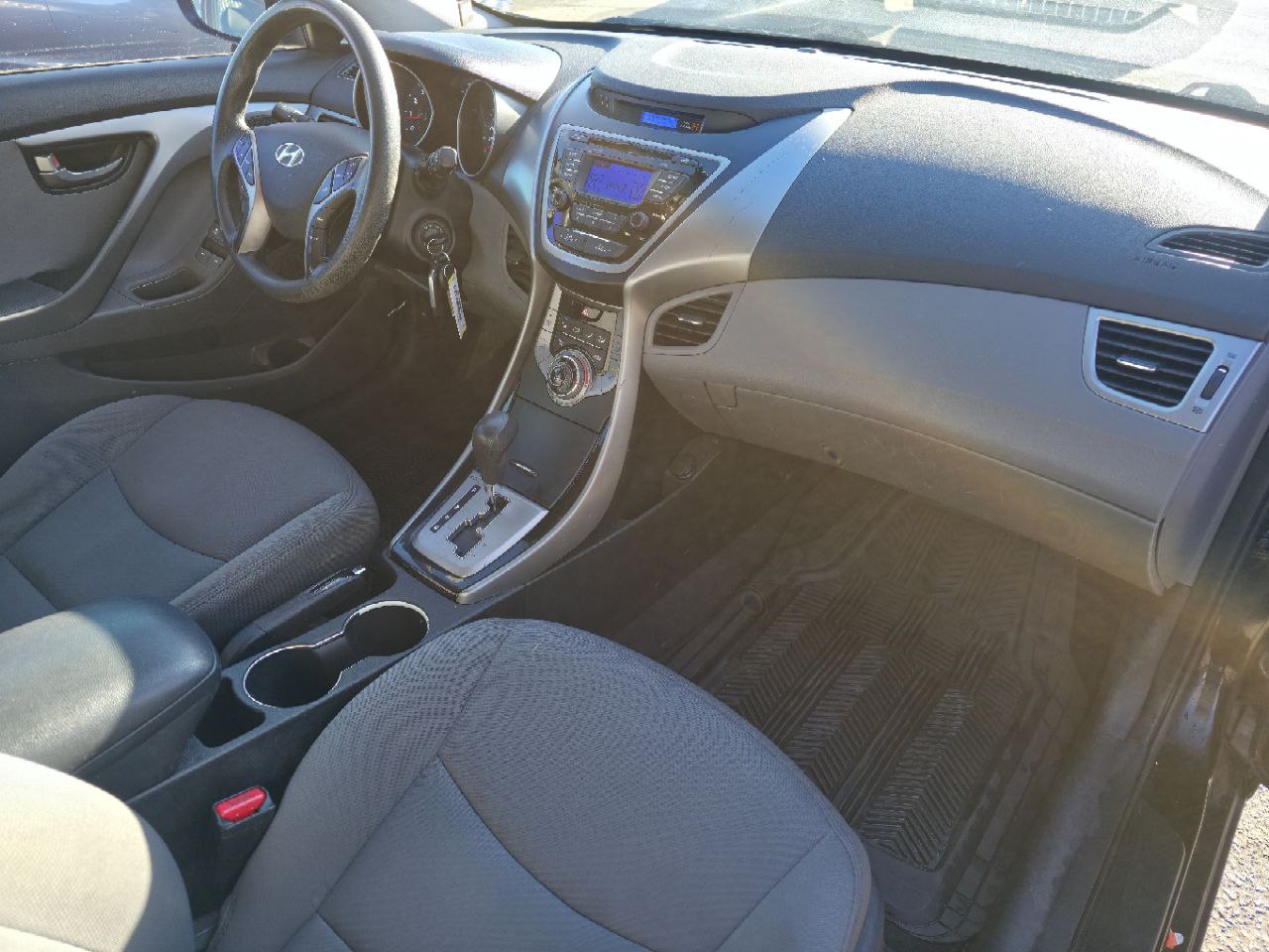 2013 Hyundai Elantra **GL**MAGS**SIEGES CHAUFFANTS**EN SPECIAL** Image principale