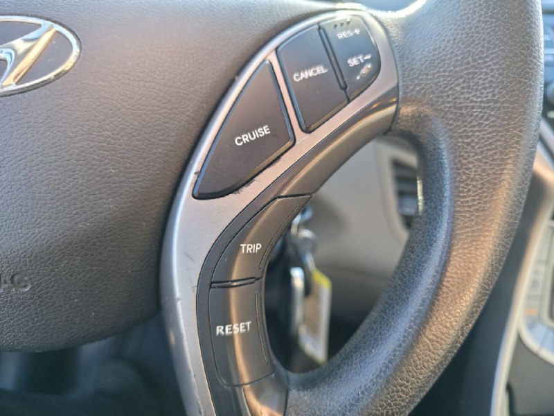 2013 Hyundai Elantra **GL**MAGS**SIEGES CHAUFFANTS**EN SPECIAL** Image principale