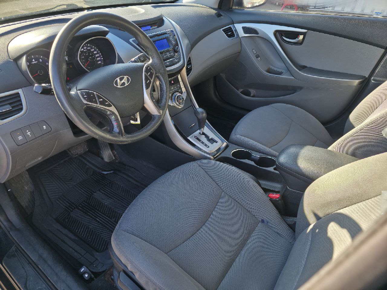 2013 Hyundai Elantra **GL**MAGS**SIEGES CHAUFFANTS**EN SPECIAL** Image principale