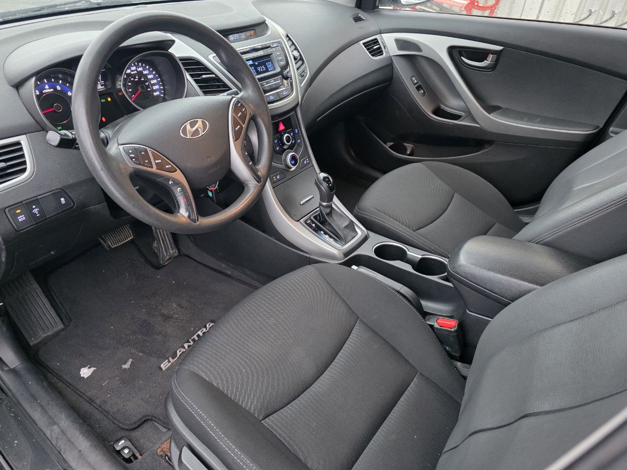 2015 Hyundai Elantra GL**SIEGES CHAUFFANTS** Image principale