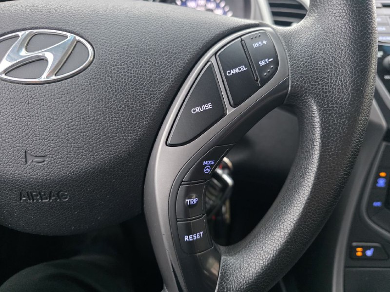 2015 Hyundai Elantra GL**SIEGES CHAUFFANTS** Image principale