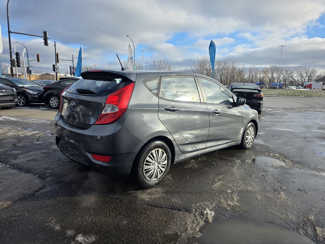 2012 Hyundai Accent GL Image principale