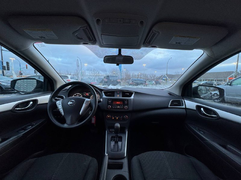 2017 Nissan Sentra S**Jamais accidente** Image principale