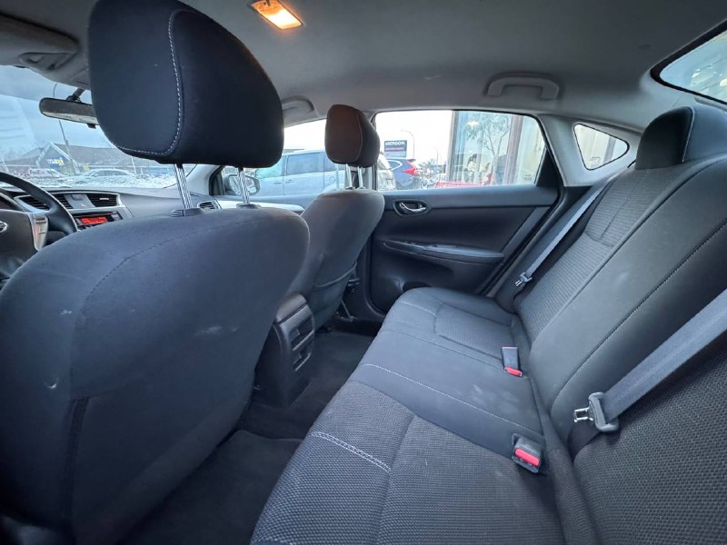 2017 Nissan Sentra S**Jamais accidente** Image principale