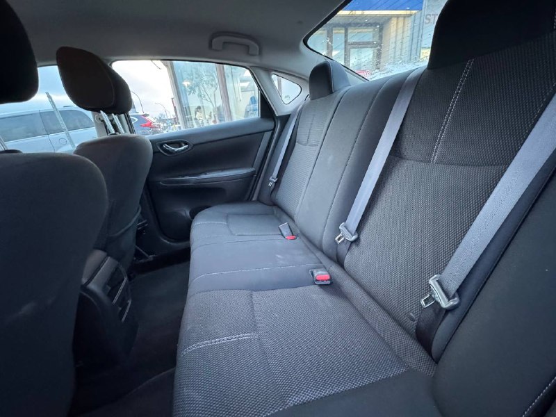 2017 Nissan Sentra S**Jamais accidente** Image principale