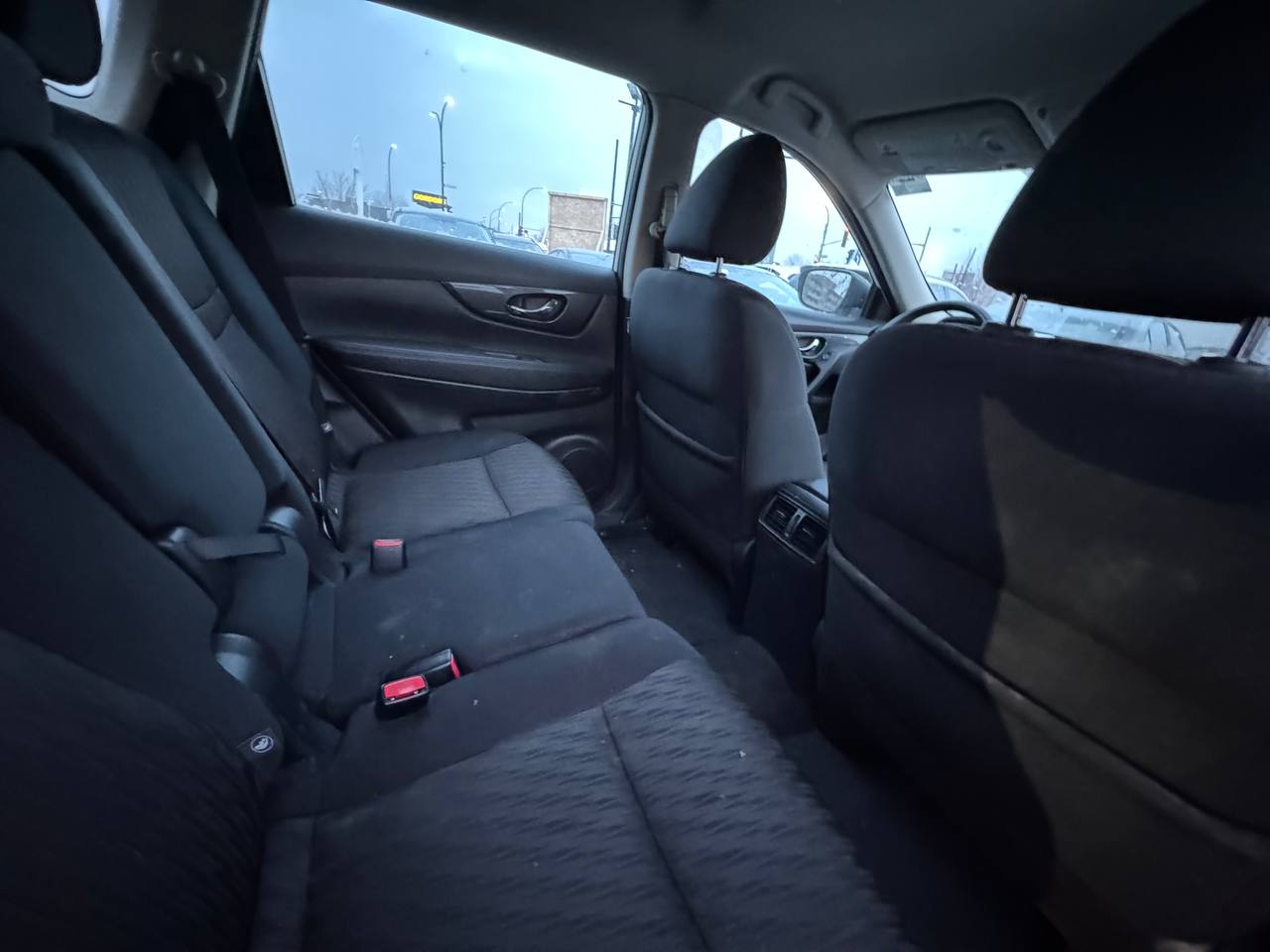 2017 Nissan Rogue SV**Jamais Accidente**CAMERA DE RECULE**SIEGES CHAUFFNATS** Main Image