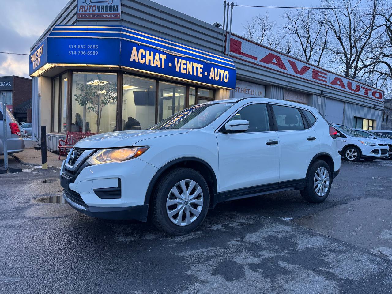 2017 Nissan Rogue SV**Jamais Accidente**CAMERA DE RECULE**SIEGES CHAUFFNATS** Main Image