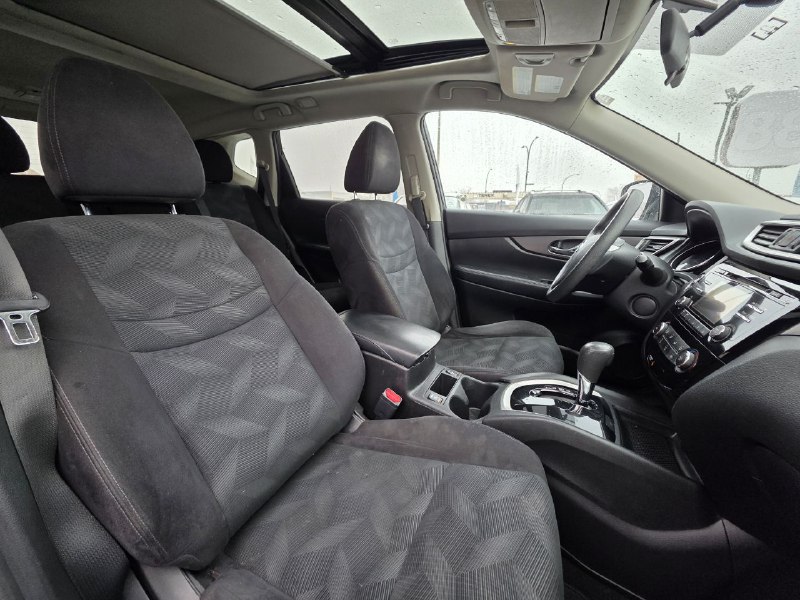 2014 Nissan Rogue SV**AWD**TOIT OUVRANT PANORAMIQUE**CAMERA DE RECULE**SIEGES CHAUFFNATS** Image principale