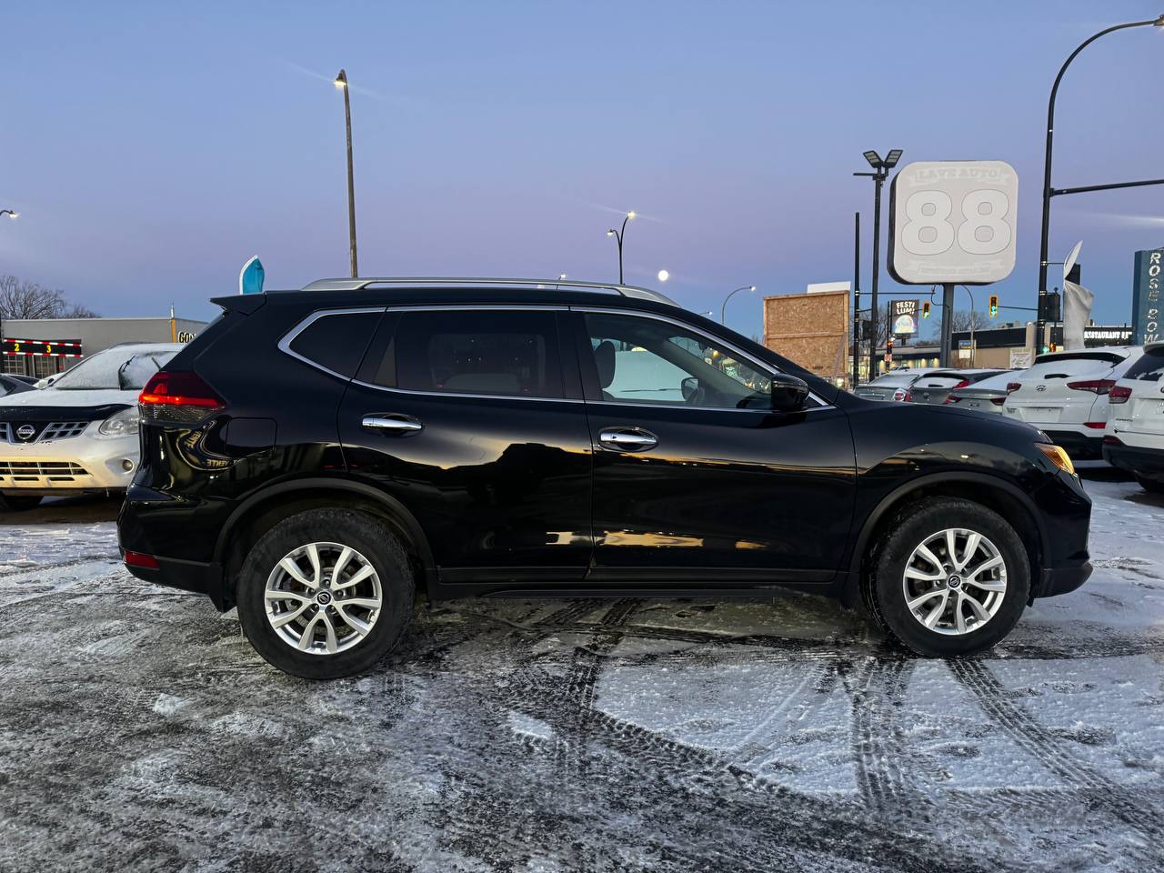 2018 Nissan Rogue **SV**AWD**CAMERA DE RECUL**MAGS**SIEGES CHAUFFANTS** Main Image