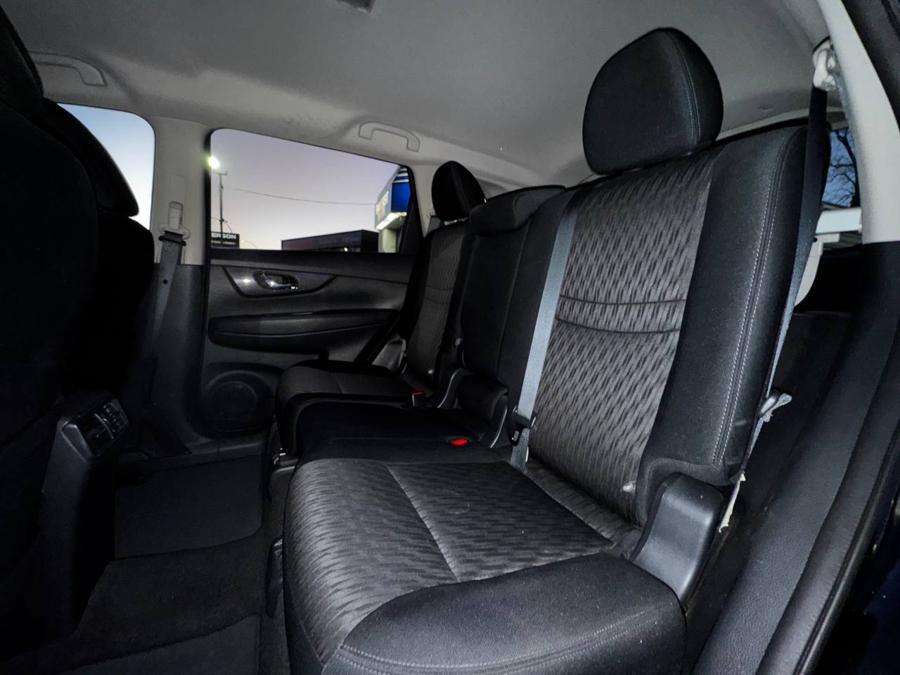 2018 Nissan Rogue **SV**AWD**CAMERA DE RECUL**MAGS**SIEGES CHAUFFANTS** Main Image