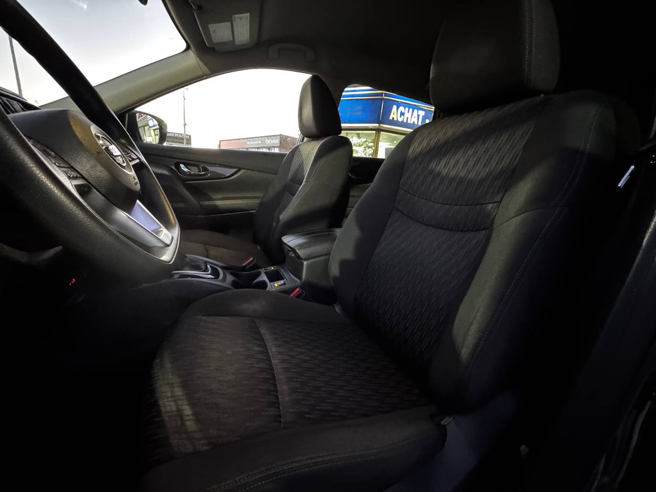 2018 Nissan Rogue **SV**AWD**CAMERA DE RECUL**MAGS**SIEGES CHAUFFANTS** Main Image