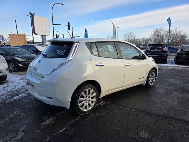 2015 Nissan LEAF SV**JAMAIS ACCIDENTEE**CAMERA DE RECUL**SIEGES CHAUFFANTS** Image principale